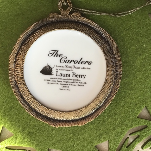 Vintage 1998 The Carollers  Christmas Ornament - Picture 2 of 2